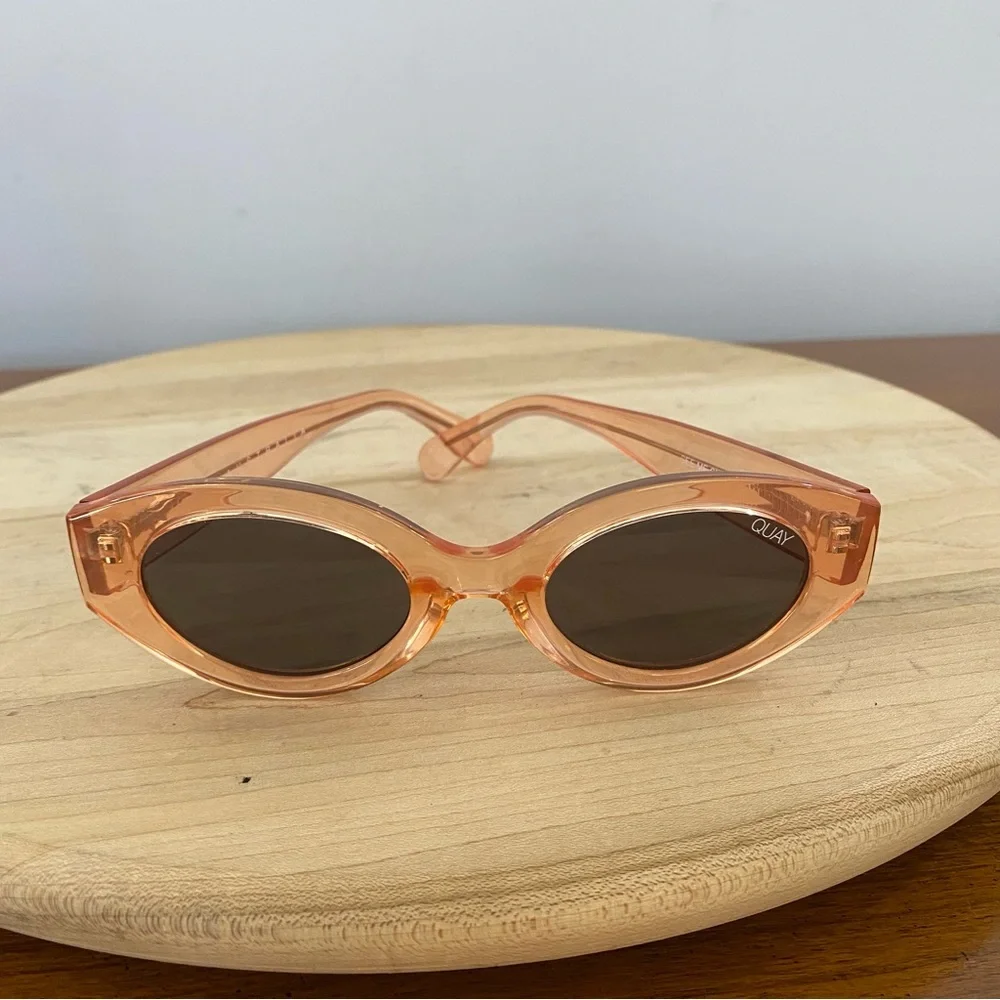Quay Australia Real Me Sunglasses Geometric Pink Ombre Frame Black Lens 111 Lgth